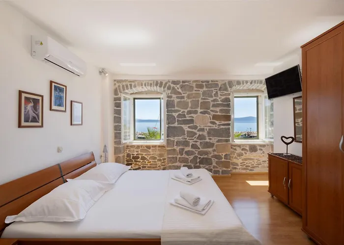 Jasminka * Podgora (Split-Dalmatia)